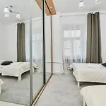 Family -64 M2 - Odrzanska By Renters 아파트