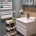 Family -64 M2 - Odrzanska By Renters 아파트 브로츠와프