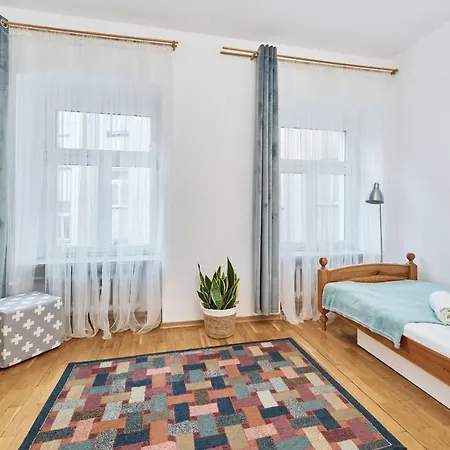 Family -64 M2 - Odrzanska By Renters 아파트 브로츠와프