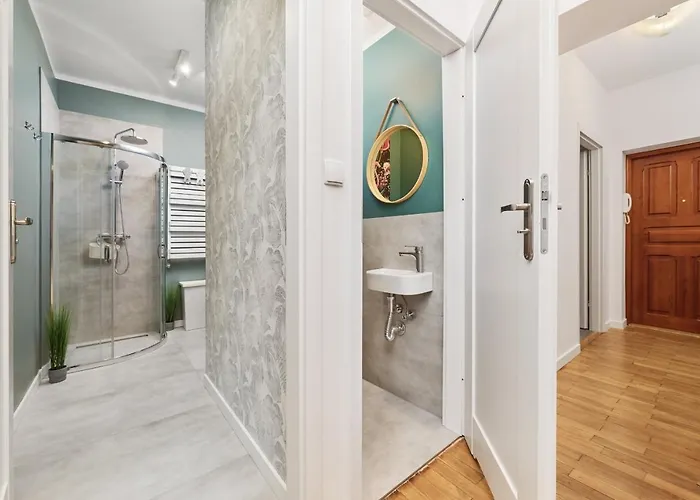 Family -64 M2 - Odrzanska By Renters アパート