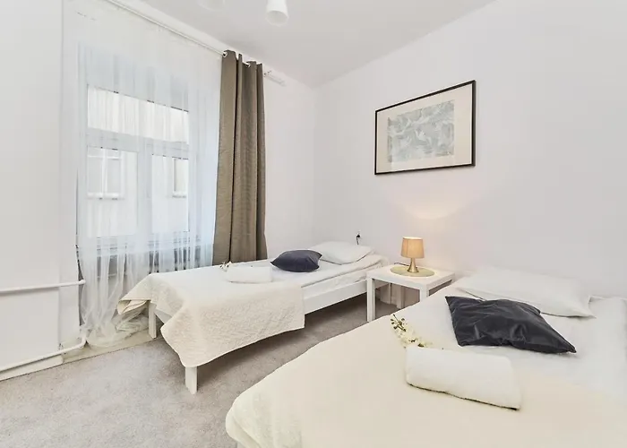 Family -64 M2 - Odrzanska By Renters アパート *