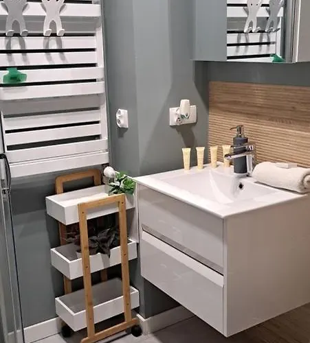 Family -64 M2 - Odrzanska By Renters アパート ヴロツワフ